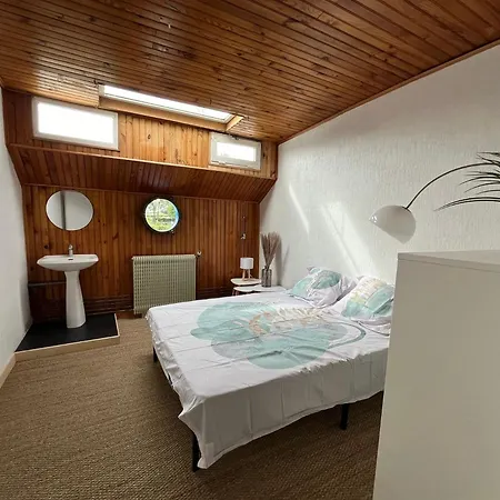 Botel Peniche Amadeus Conviviale Et Cosy , Proche De Et De Paris