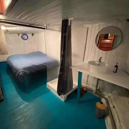 Peniche Amadeus Conviviale Et Cosy , Proche De Et De Paris Botel