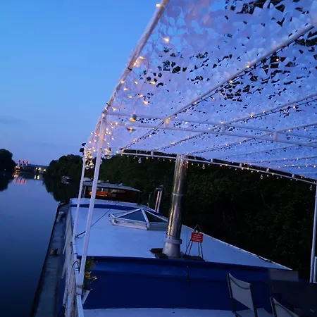 Botel Peniche Amadeus Conviviale Et Cosy , Proche De Et De Paris *