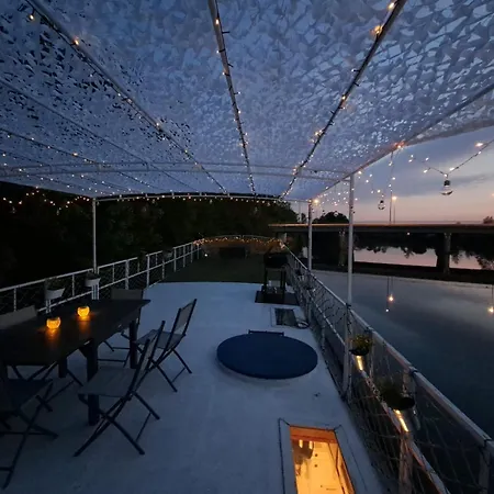 Botel Peniche Amadeus Conviviale Et Cosy , Proche De Et De Paris