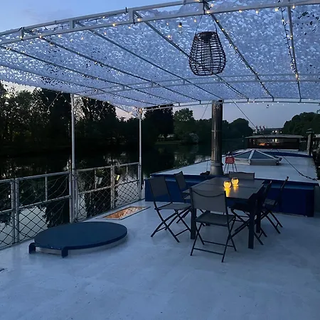 Peniche Amadeus Conviviale Et Cosy , Proche De Et De Paris Botel