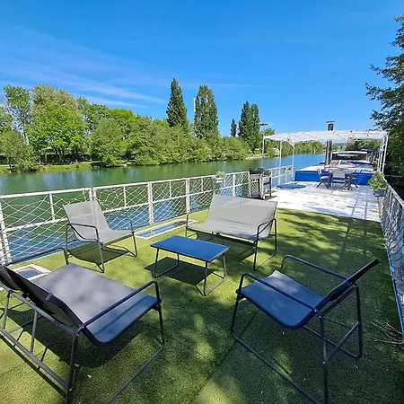 Peniche Amadeus Conviviale Et Cosy , Proche De Et De Paris Botel Torcy (Seine-et-Marne)